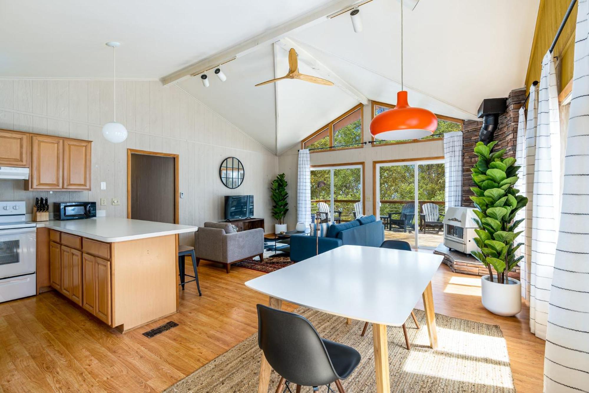 Chalet W Hot Tub, Large Deck, Grill, & Fast Wifi Berkeley Springs Buitenkant foto