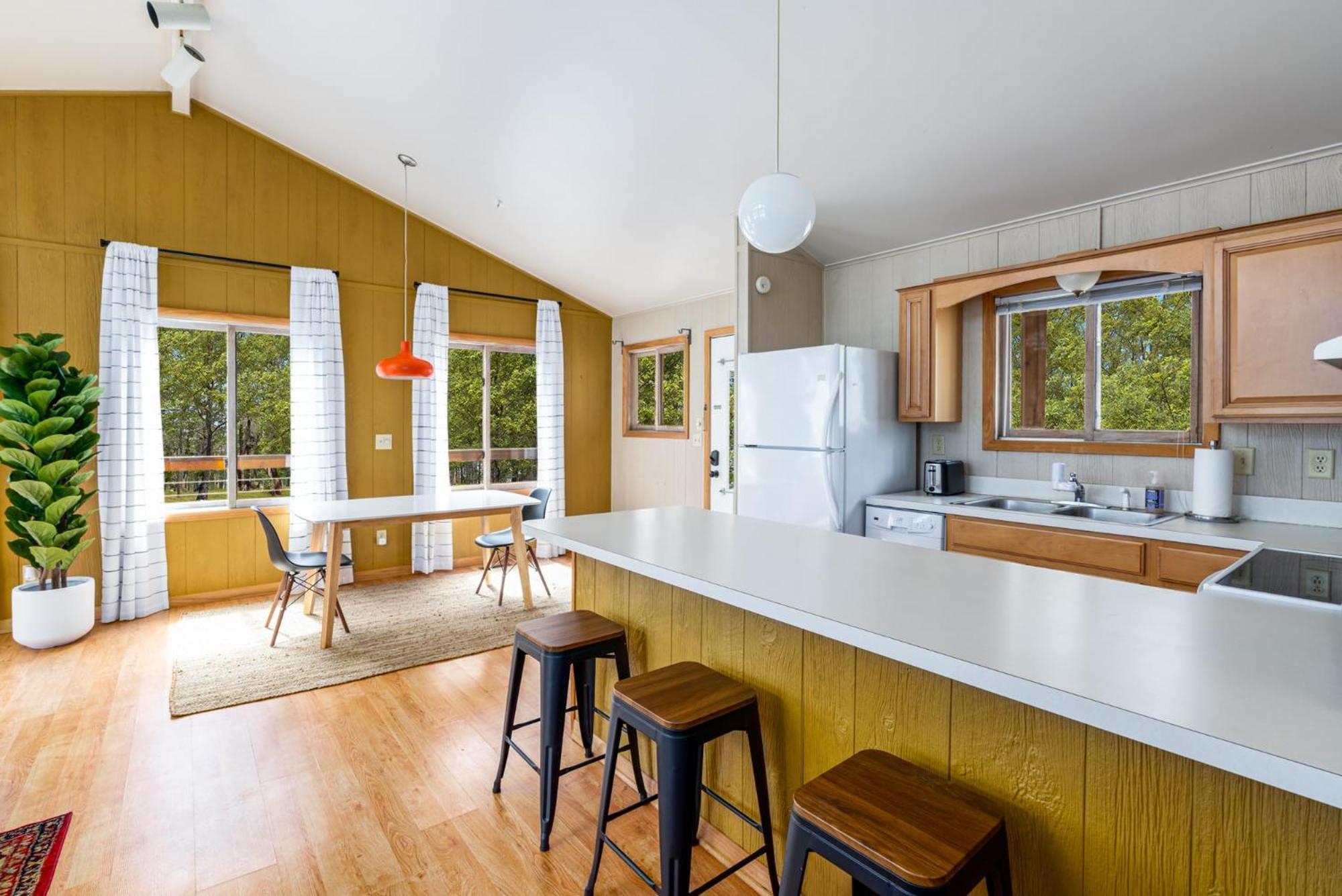 Chalet W Hot Tub, Large Deck, Grill, & Fast Wifi Berkeley Springs Buitenkant foto